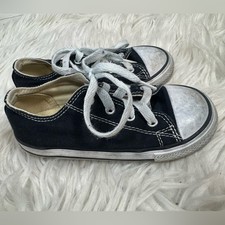 Converse Chuck Taylor Toddler Sneakers size 9 boys or girls