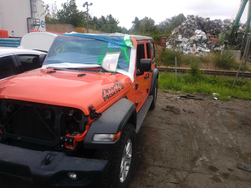 Used Automatic Transmission Shift Lever Assembly fits: 2018 Jeep Wrangler  Grade - Image 3 of 4