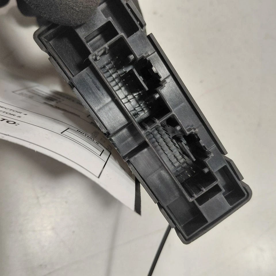 Módulo de control de puerta de enlace de red para camioneta GMC Sierra 1500 19-25 Foto 3 de 4