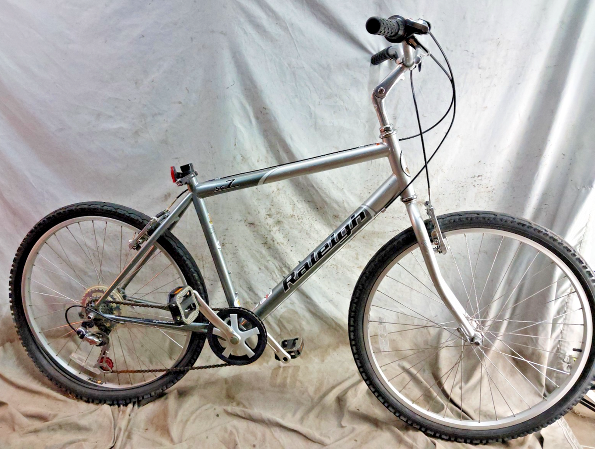 2010 Raleigh SC7 Comfort Hybrid Bike 20
