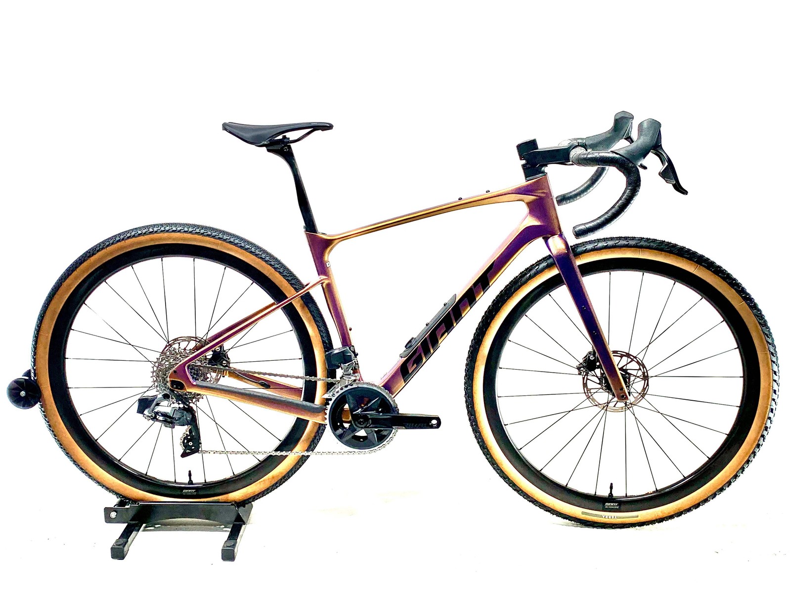 2025 Giant Revolt Advanced Pro 1 Sram Rival AXS 2X12 Size: Small (Preowned)