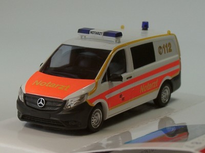 Busch Mercedes Vito Bundespolizei Notarzt Sanitätsdienst BPOL 124-1:87