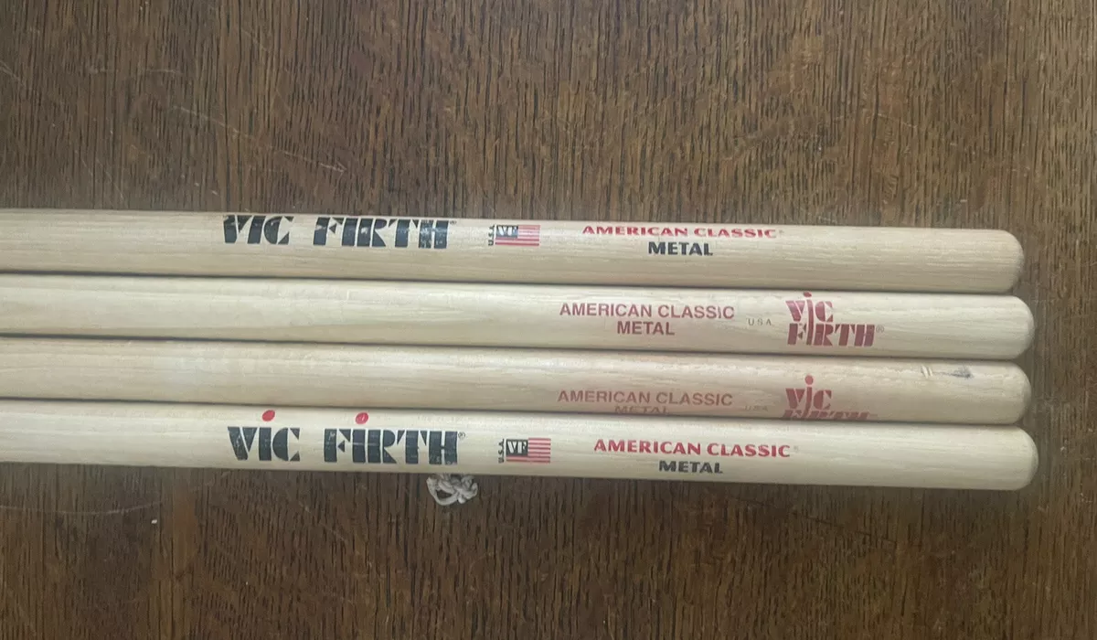 Vic Firth Vic Firth American Classic Drum Sticks With Barrel Tip