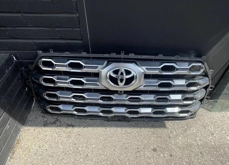 Toyota Tundra 1794 Grille 2022 2023 Used OEM 531010c180 Camera Hole Type
