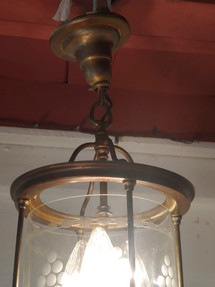 Antigua linterna interior colgante de bronce, vidrio grabado 3 luces, re-cableado  Foto 4 de 4