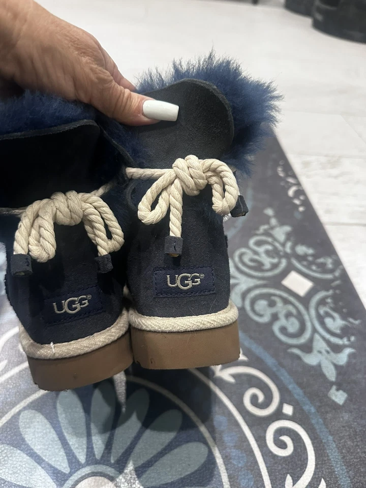Mini botas UGG Classic Bow 100% autênticas / femininas tamanho 5/azul - Imagem 4 de 4