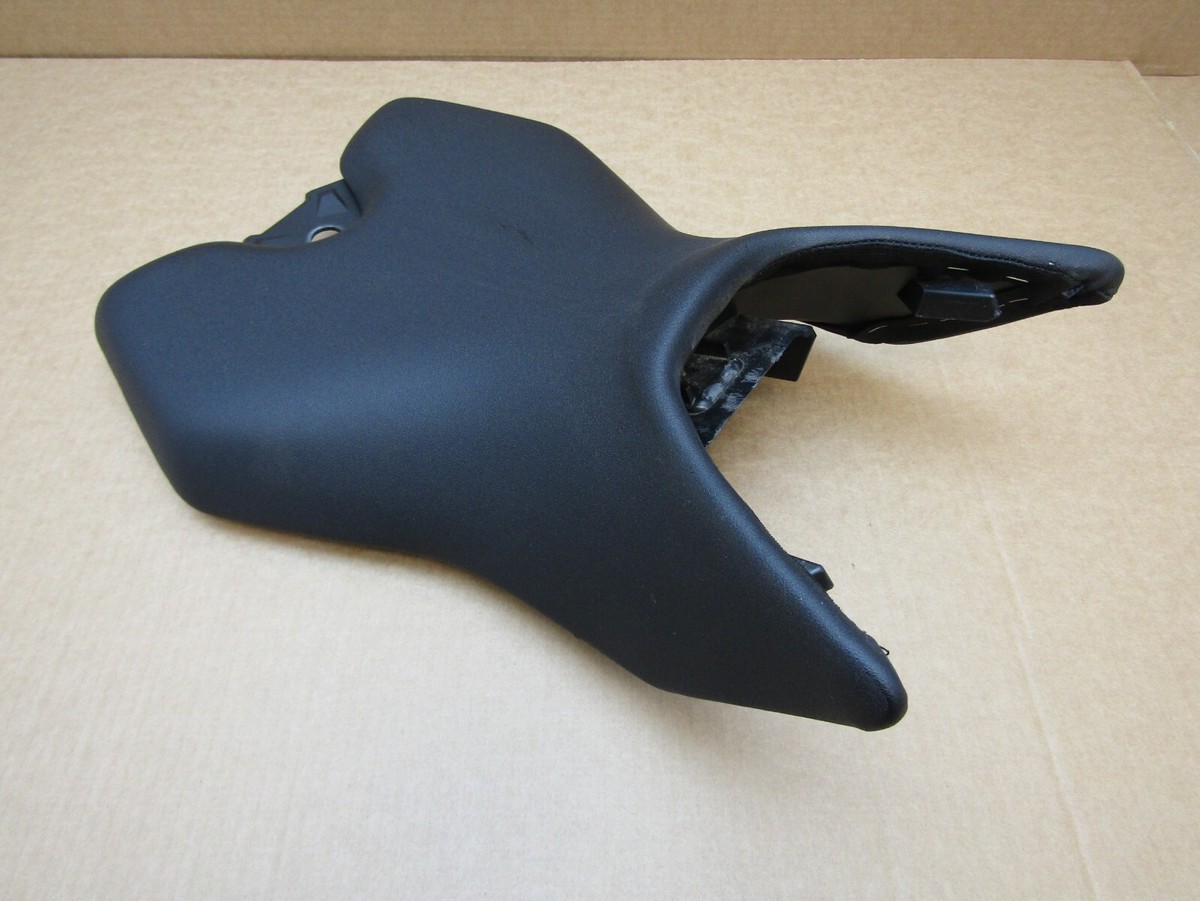 Yamaha YZF-R125 2021 5,565 miles riders seat saddle (13057 Yamaha YZF-R125 2021 5,565 miles riders seat saddle (13057