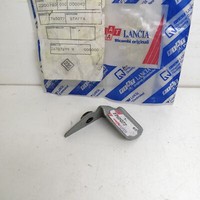 Halterung Festsetzung KotflüGel Links Fiat Punto Von 93 Al 99 Original 7765077