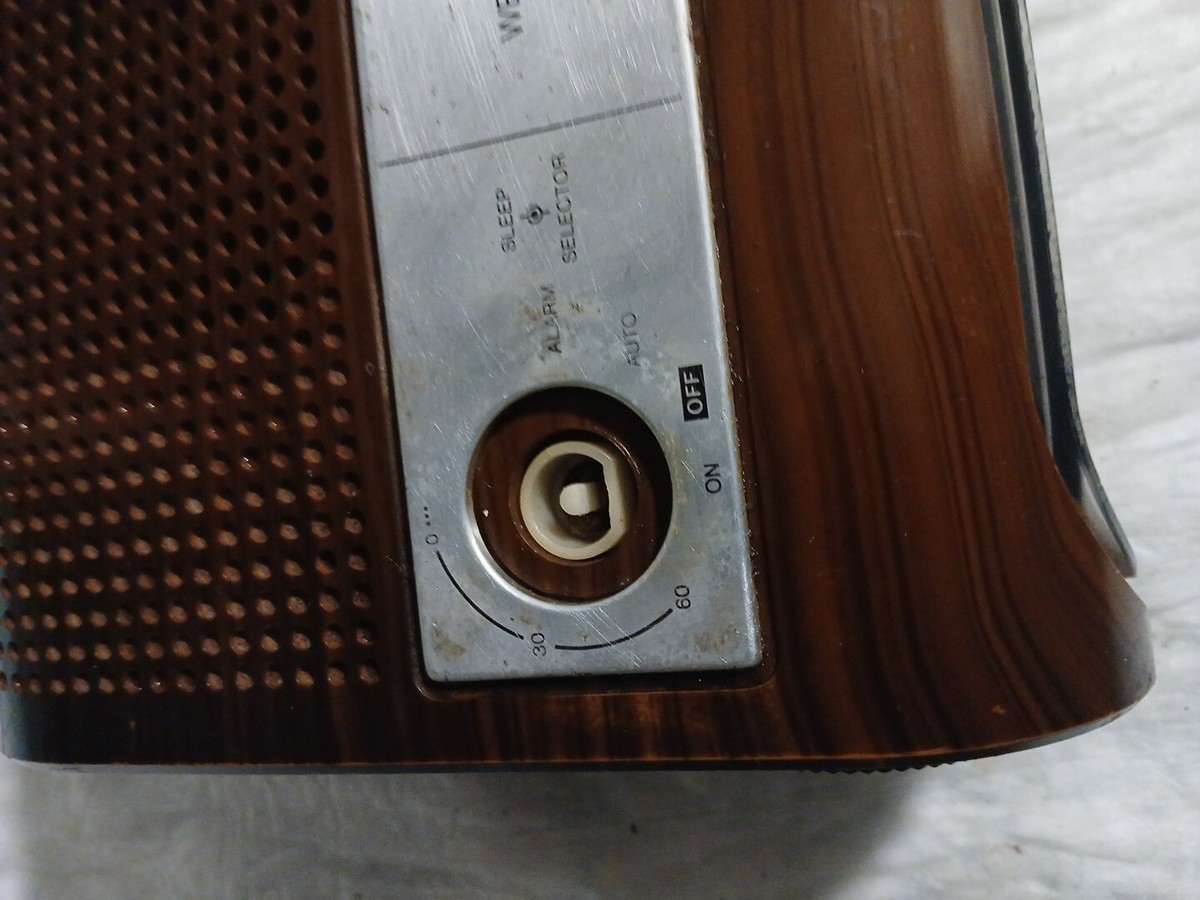 Vintage Panasonic RC-6236 Flip Alarm Clock AM/FM Weather