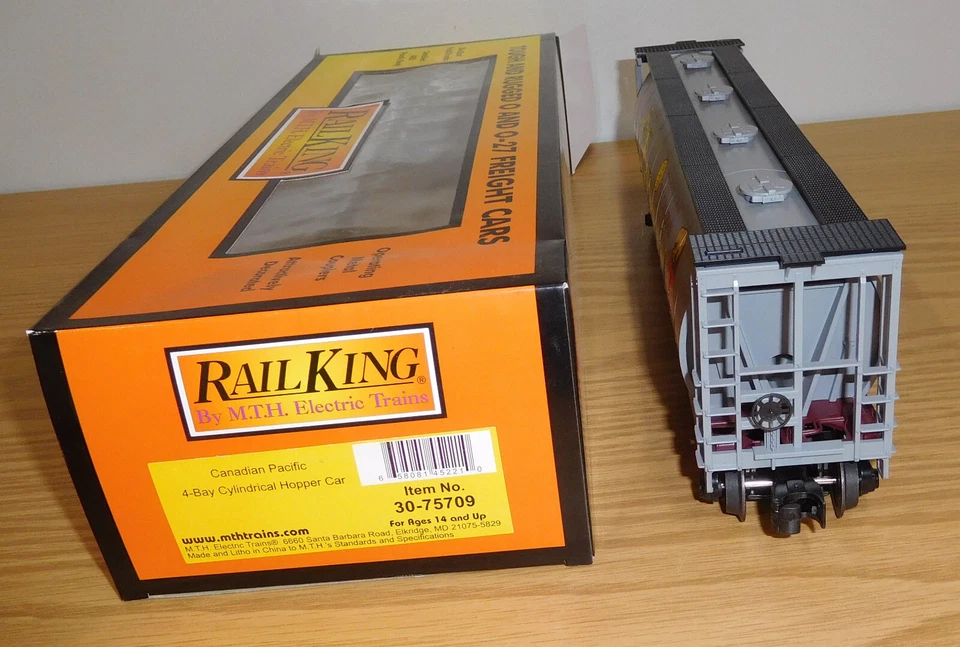 MTH 30-75709 Canadian Pacific CP 4-Bay Cylindrical Map Hopper Car Train O Gauge - Image 3 of 4