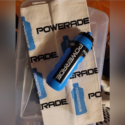 1 POWERADE BATHTOWEL AND 1- 32 oz PLASTIC SQUEEZE BOTTLE GM3