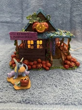 Winnie the Pooh Hawthorne Village - Eeyore's Pumpkin Patch