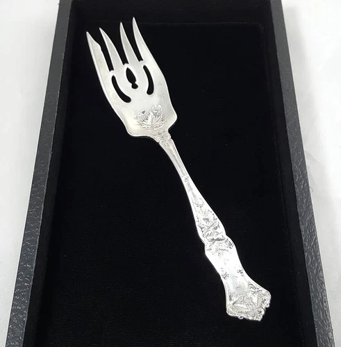 Antique International Silver Co. Sterling c. 1900 Floral Salad Serving Fork