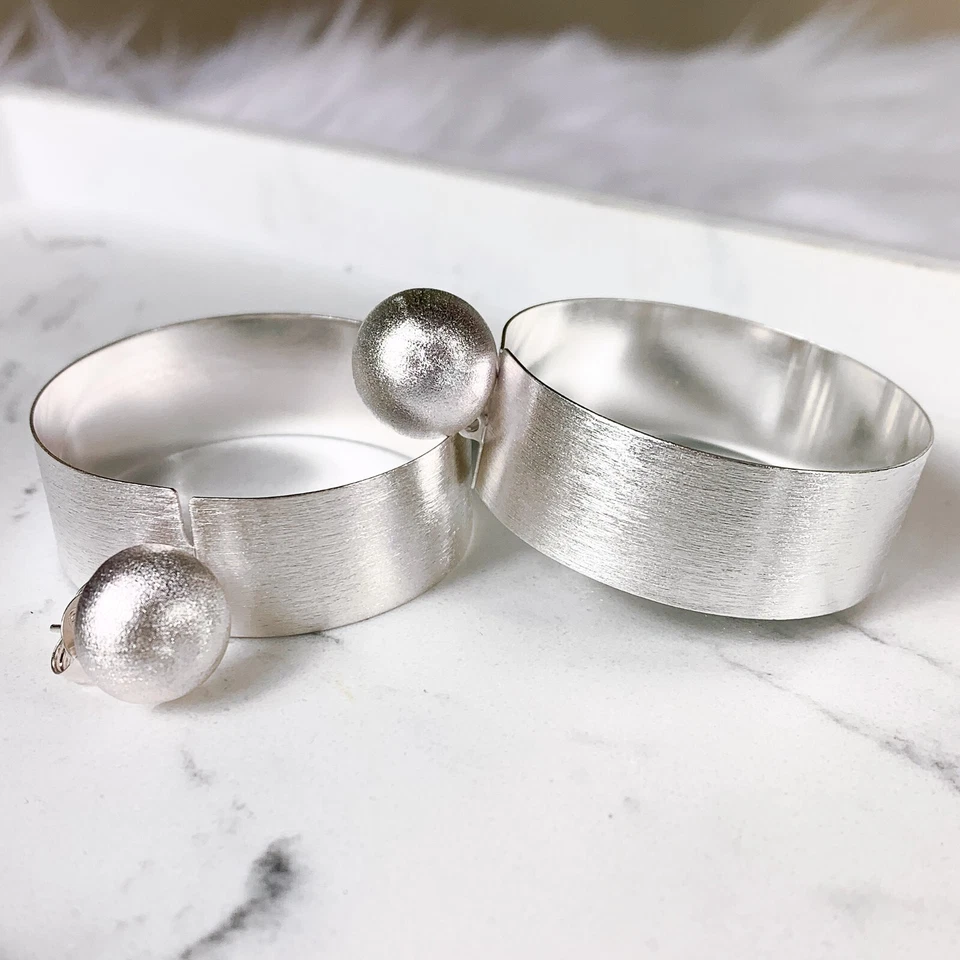 Sheila Fajl Mini Elizzie Front Facing Statement Hoop Earrings in Brushed Silver - Image 2 of 4