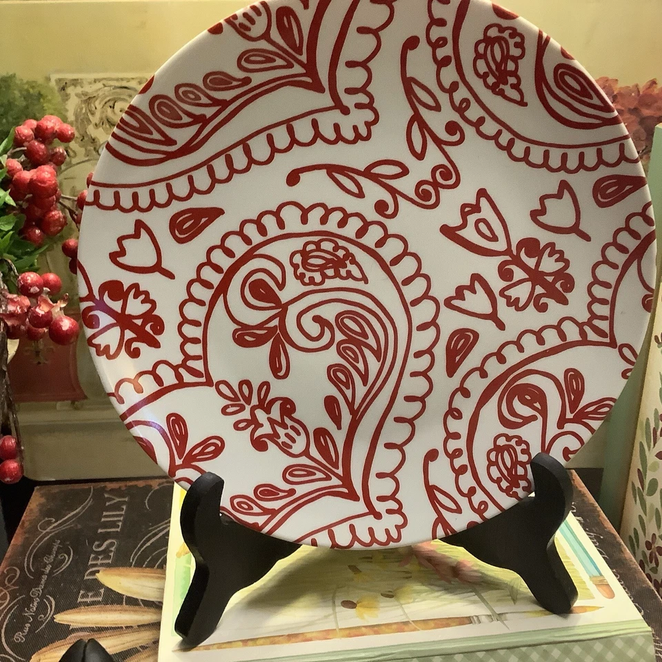 (2) RARE~Crate & Barrel~Red & White/8” Salad Plates~Porcelain~Excellent~❤️~ - Image 3 of 4