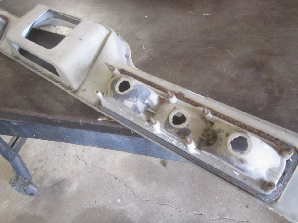 73 74 OLDSMOBILE OMEGA LUZ TRASERA CARCASA PANEL TRASERO OEM Foto 2 de 4