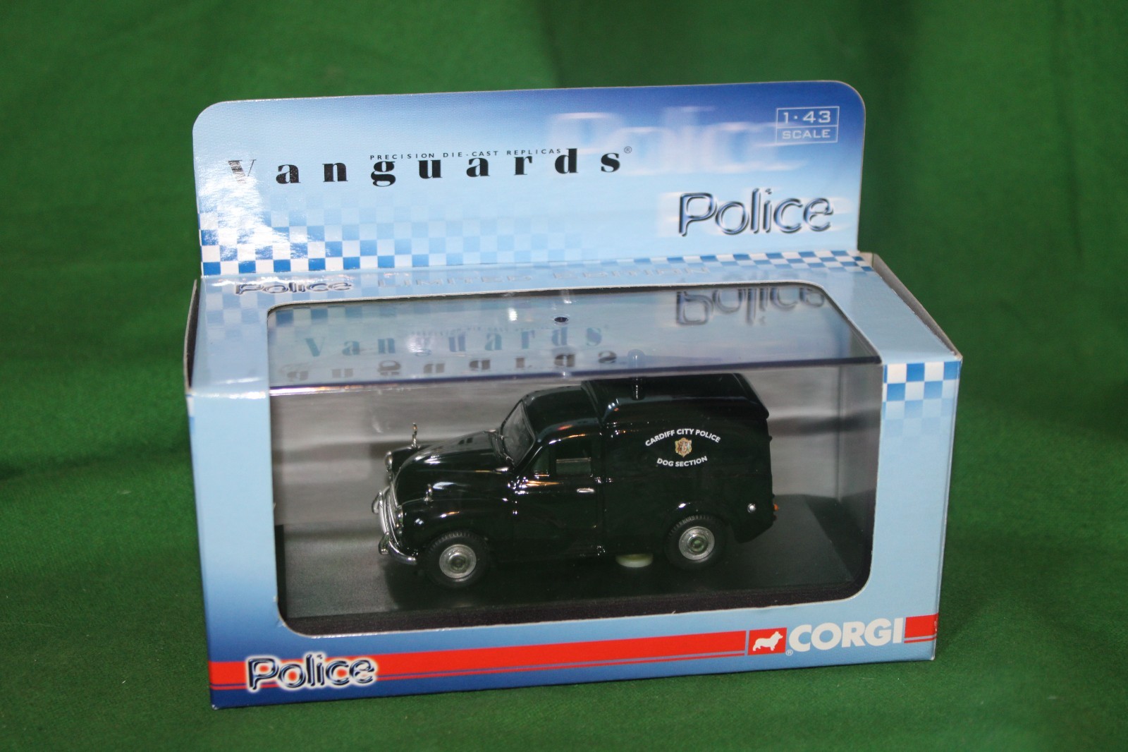 CORGI VANGUARDS MORRIS MINOR CARDIFF CITY DOG POLICE VAN 1/43 #VA01124