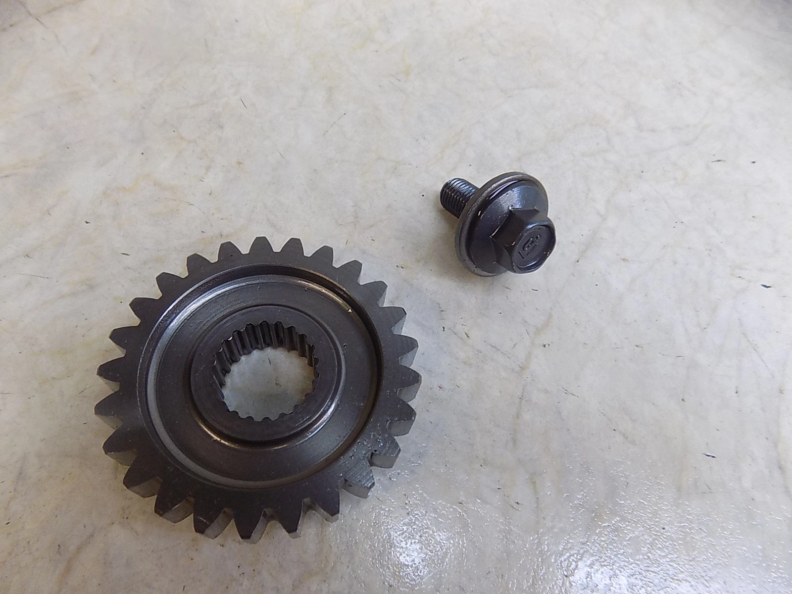 Honda CR500 Primary Gear w/ Bolt   CR 500 2001