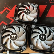 Thermaltake TT-1225 3PK PC Fans 120mm + Thermaltake Fan Hub