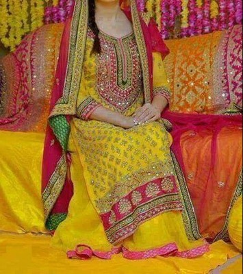 ghagra choli for mehndi