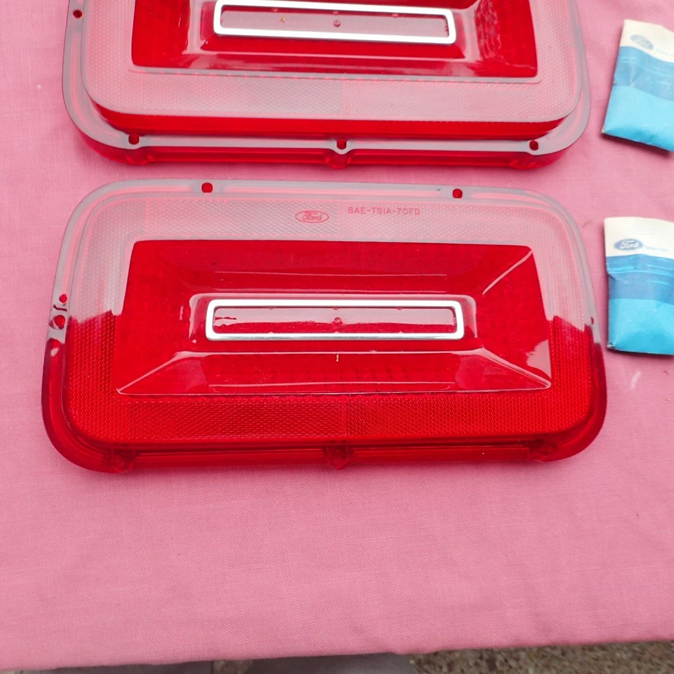 Ford Galaxie 1970, lentes de luz trasera LTD, par, ¡nuevo en stock! Lámpara lente D0AZ-13450-A Foto 4 de 4