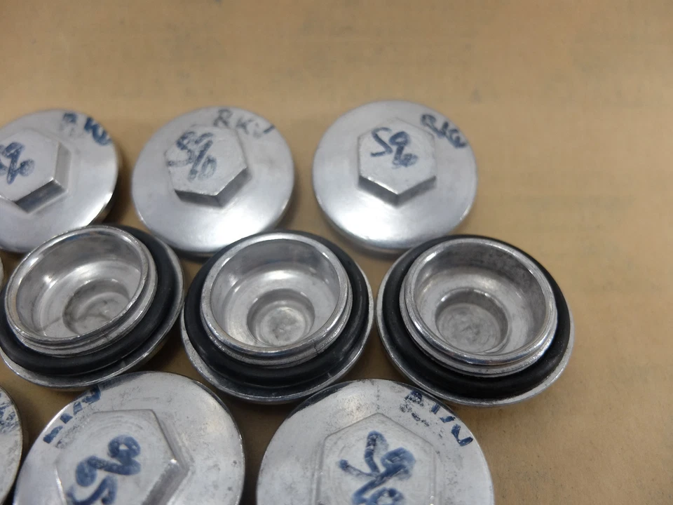 Tapa de orificio de ajuste de tapón 2 piezas Honda S90 CL90 SL90 CT90 CT90 CM91 C90 ST90 C201 Foto 2 de 4