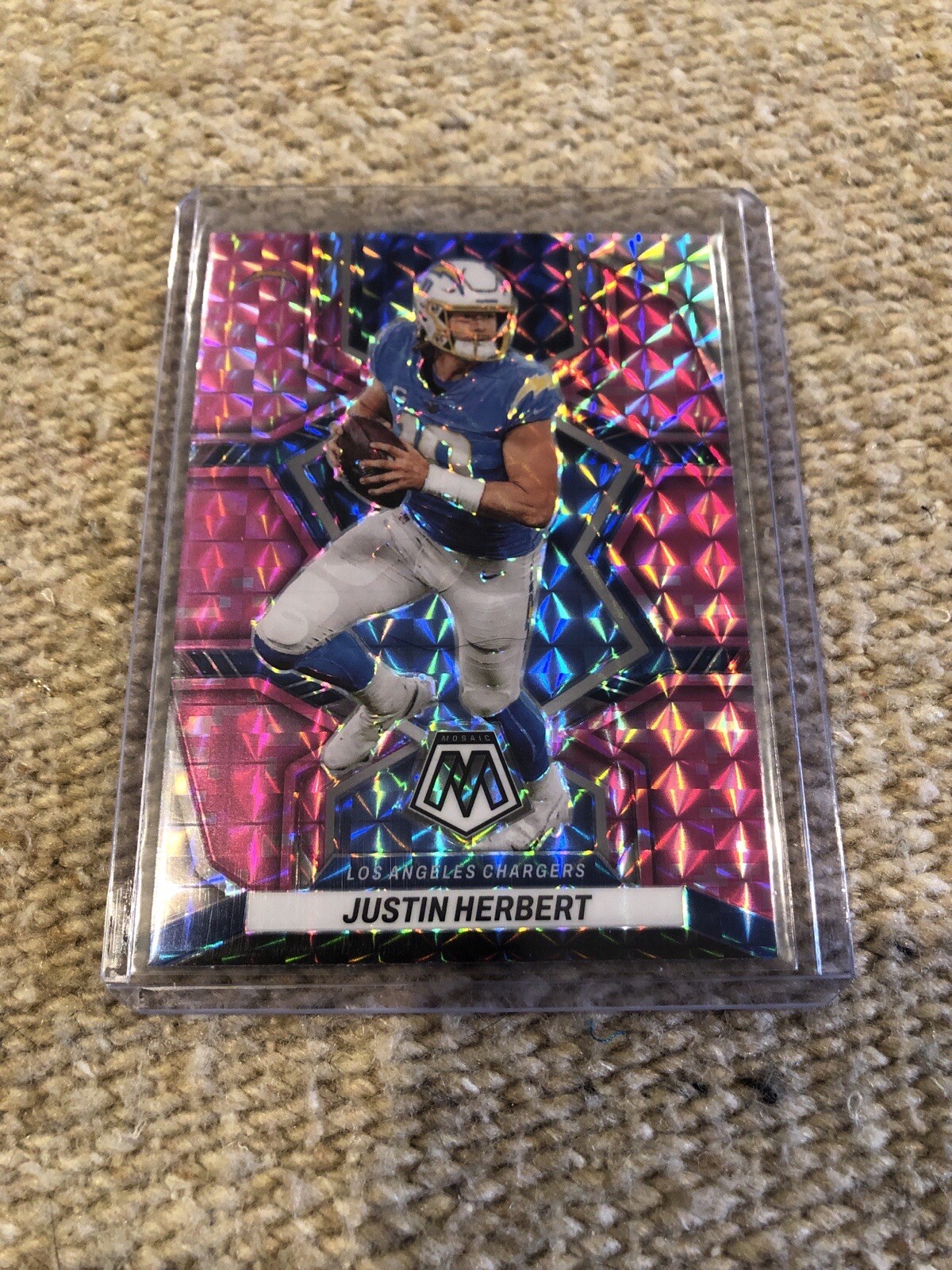 2022 Mosaic Justin Herbert Pink Camo Prizm! #101 Los Angeles Chargers