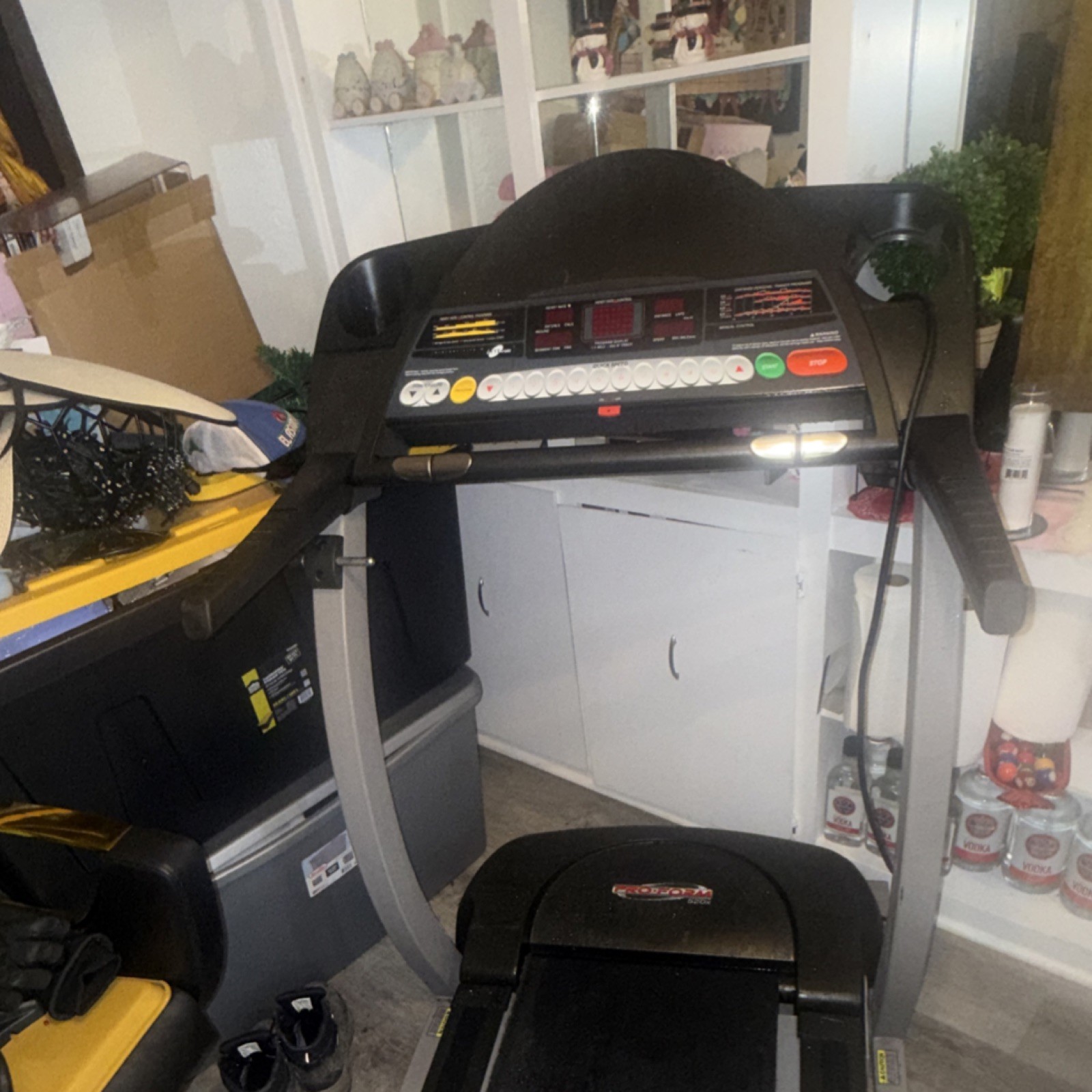 SportsArt T6200 Electric Motorised Treadmill Black 8 Programs 330lb 10mph