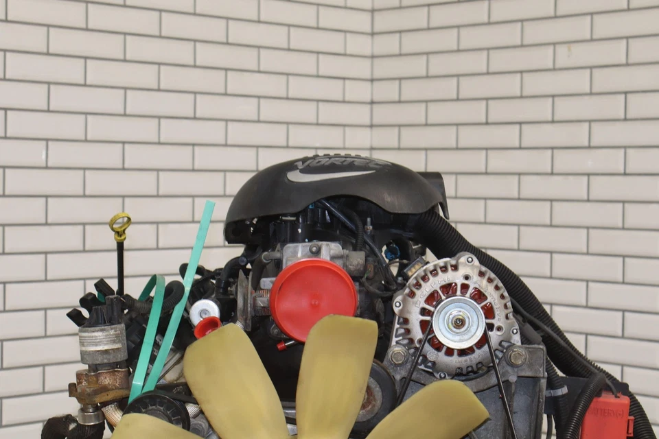 01-07 Chevy GMC 6.0L LQ4 V8 LS Engine Swap Liftout Dropout Donor Video Tested - Image 3 of 4