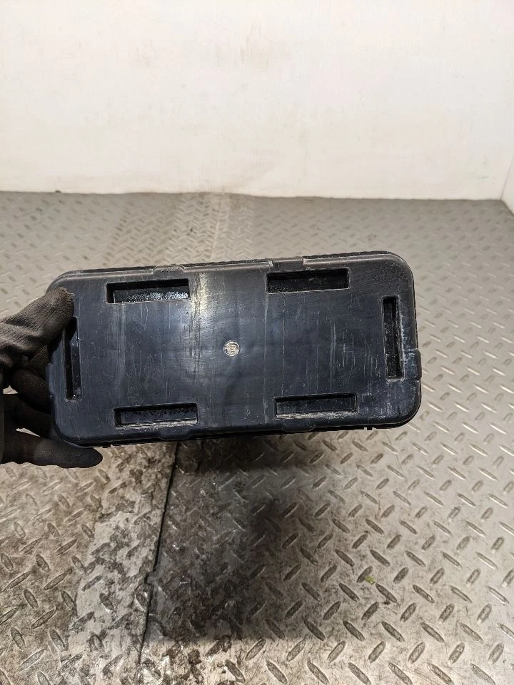 Bote de vapor GM 2021-2024 Chevy Express 2500 3500 GMC Savana 84555 1178706 OEM Foto 3 de 4