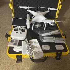 DJI PHANTOM 4 Pro V2.0 drone with 4 BAT Remote, Props, hard case, Charger  