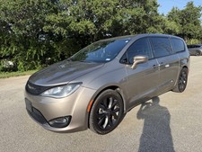 2018 Chrysler Pacifica Touring Plus 4dr Mini Van