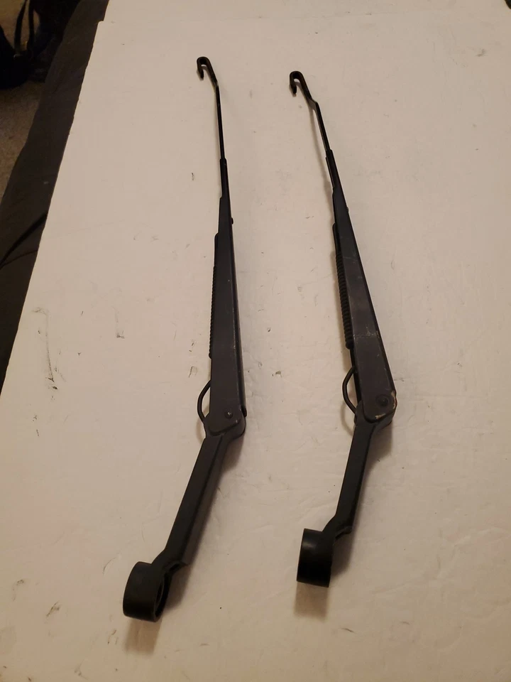 2004-2008 Suzuki Forenza LEFT & RIGHT WINDSHIELD WIPER ARMS OEM - Image 3 of 4