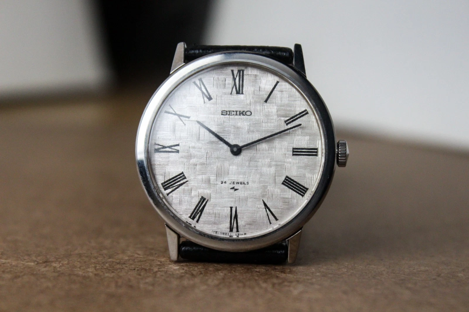 SEIKO CHARIOT HI-BEAT 2220-0180, Manual wind, Japanese, 24 jewels, roman numeral