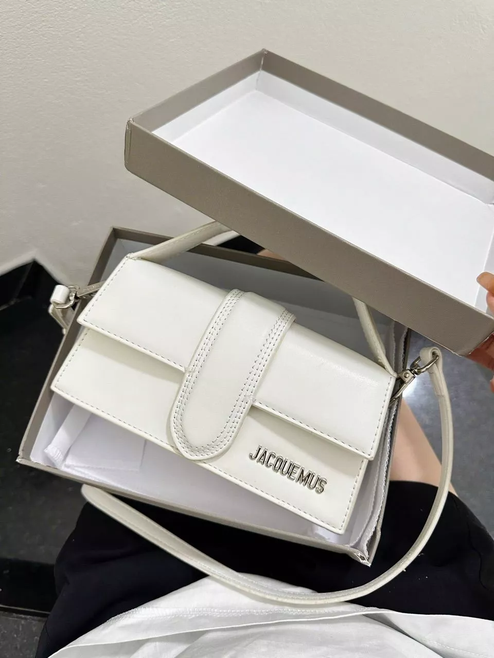 New Arrival !! Jacquemus large Bambino HandBag 20cm matte white- only 1 left