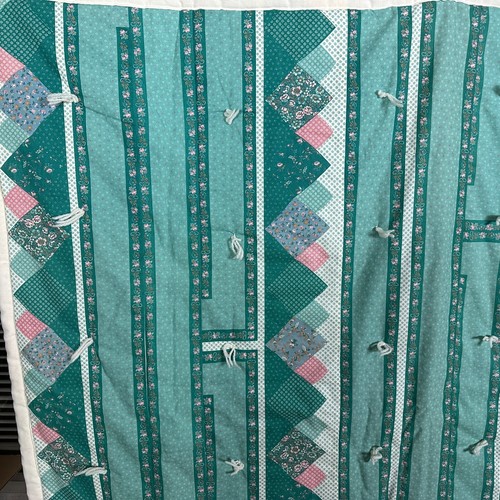 Vintage Farmhouse Lap Quilt Yarn Tied Blanket Pink Blue Shabby Chic Cottage 80s - Picture 2 of 9