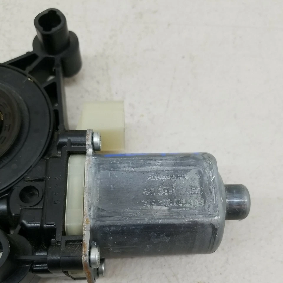 Audi A4 2017-2019 ventana lateral del pasajero delantero derecho motor eléctrico OEM 8W0959802 Foto 3 de 4