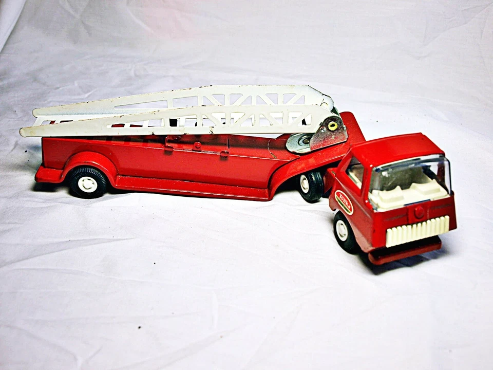 Tonka Toy 1968 Red Metal Hook & Ladder Truck Very Nice - Image 2 of 4