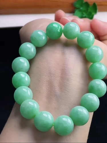 NO Treatment 100% Icy Green Jadeite Jade 12MM Beads Bracelet Bangle Elastic《A》 - Picture 2 of 6