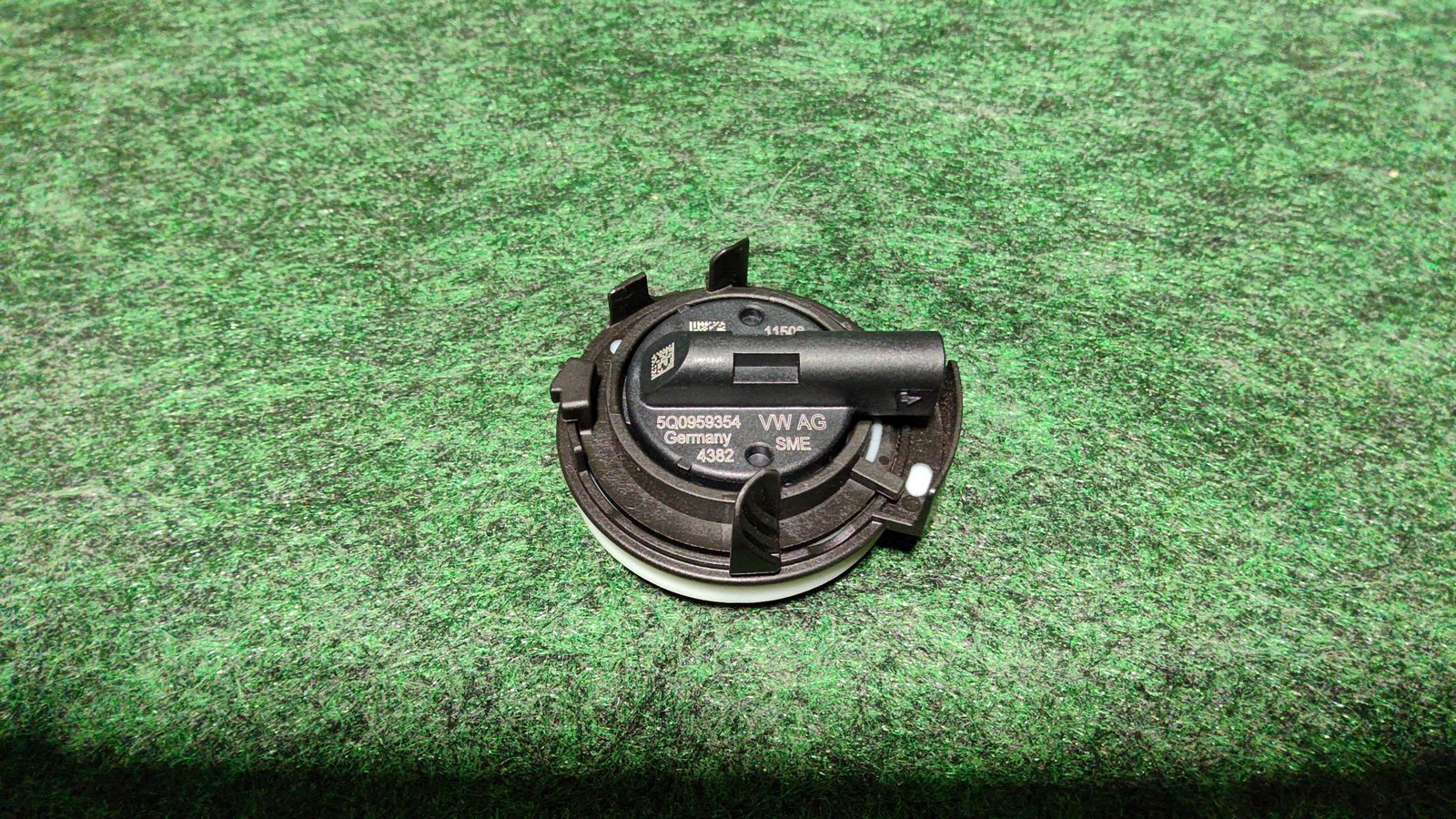 2015-2020 Audi A3 Quattro Driver Door Mounted Pressure Sensor Oem 5q0959354