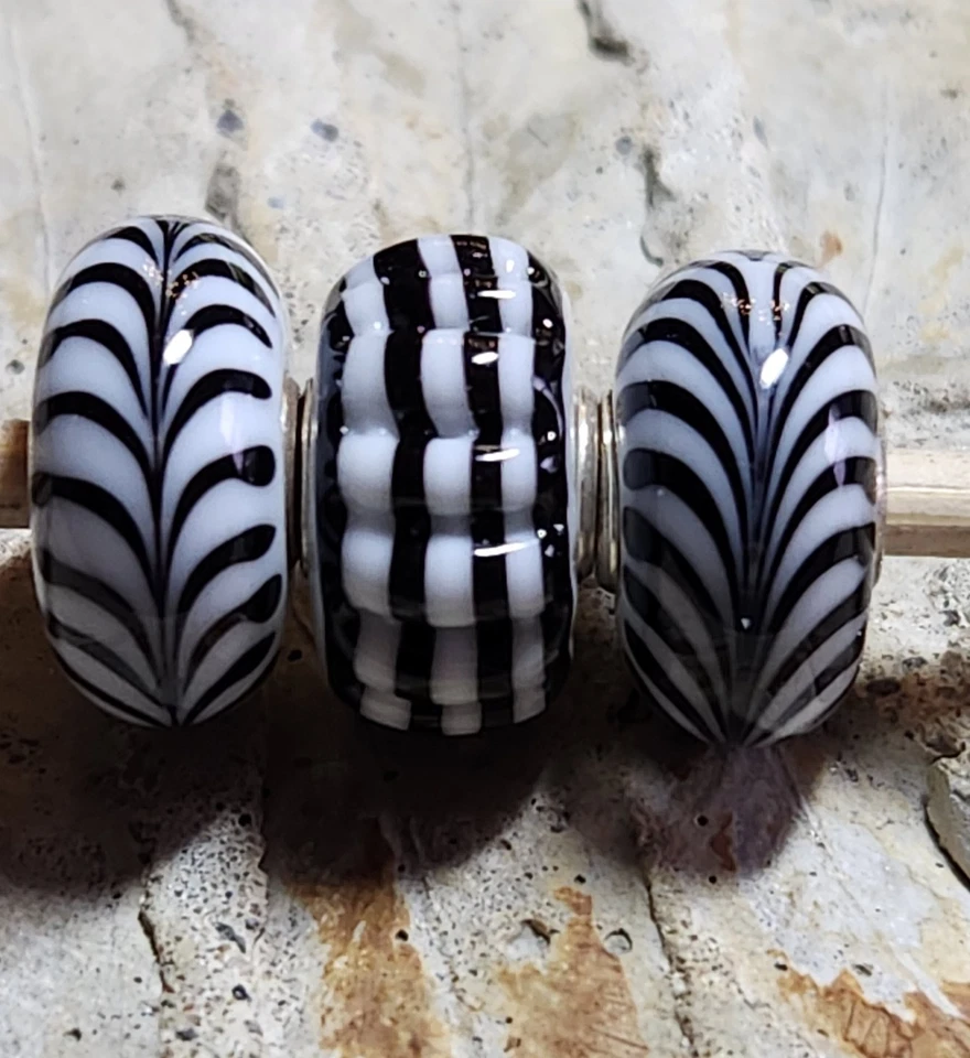 Trollbeads blanco y negro difícil de encontrar Foto 4 de 4