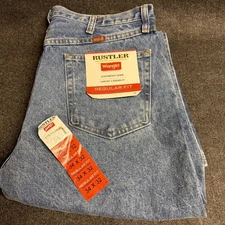 MENS WRANGLER RUSTLER JEANS 34 X 32 BLUE DENIM REGULAR FIT STRAIGHT LEG NEW