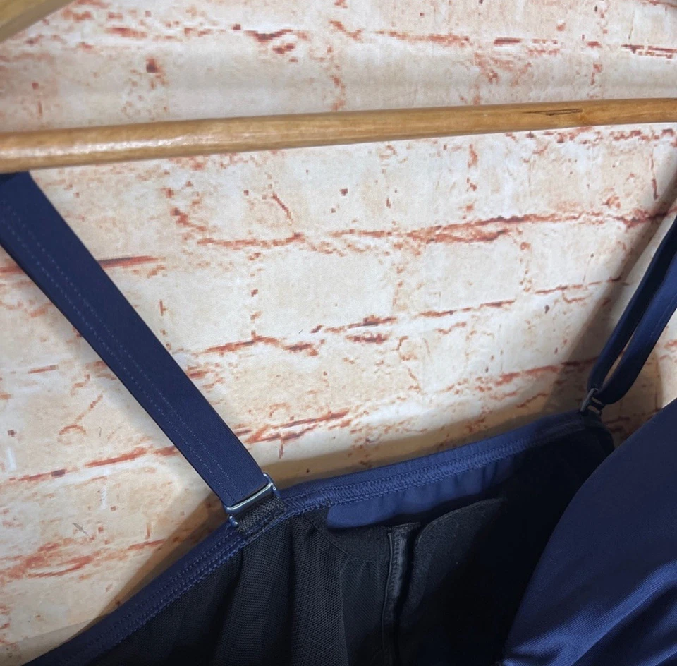 Lane Bryant Cacique | Top de traje de baño Tankini azul marino 42D con tazas moldeadas incorporadas Foto 3 de 4