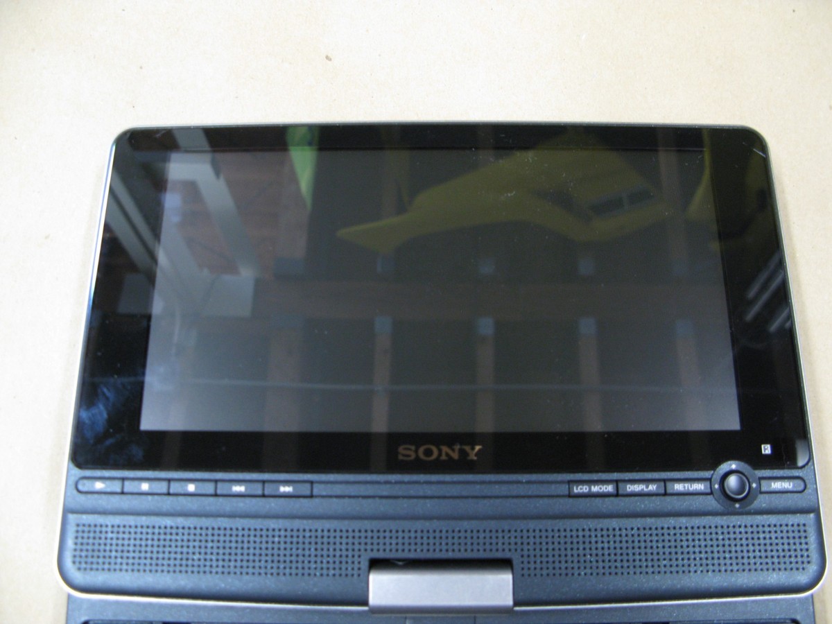Sony DVP-FX810 Portable DVD Player (8