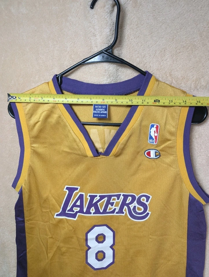 Camiseta De Colección Kobe Bryant Juvenil M 10-12 #8 Campeón de Los Angeles Lakers De Colección Usada en Excelente Condición Foto 2 de 4
