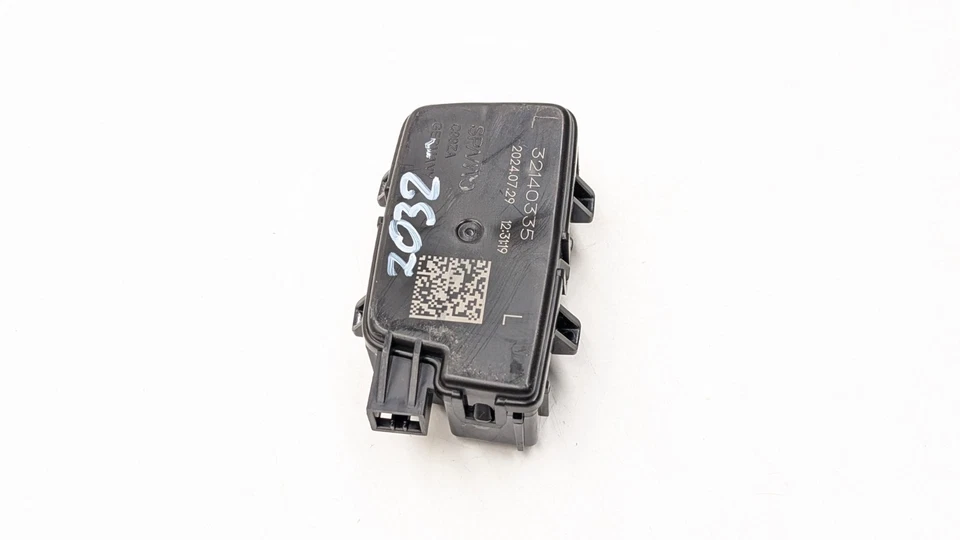 LUZ DE LEITURA DE TETO INTERIOR VOLVO XC60 MK2 TRASEIRA ESQUERDA 32140335 2024 - Imagem 2 de 4