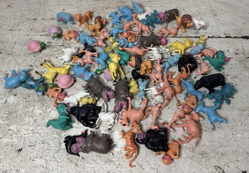 75pc Lot Of Vintage 1960’s Animal Figures Gumball Prize Wally Gator Hong Kong
