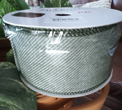 Melrose Delicate Pin Stripe Florist Wired Ribbon   2.5'' x 10 yards   Green/Cream