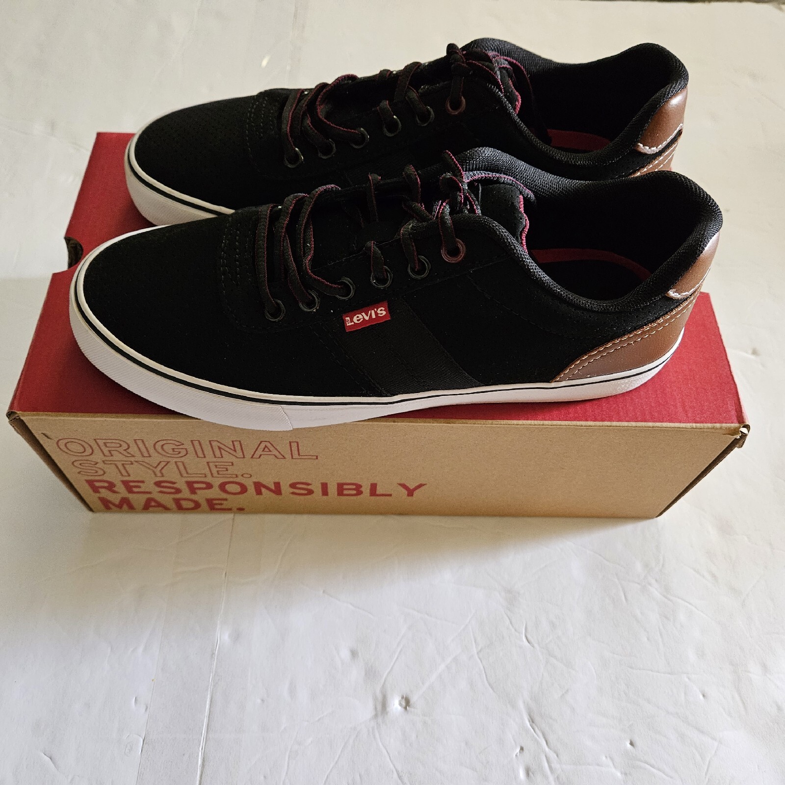 Levi's Tennis Shoes Men 8 Black 51777717A1 Christmas Gift eBay