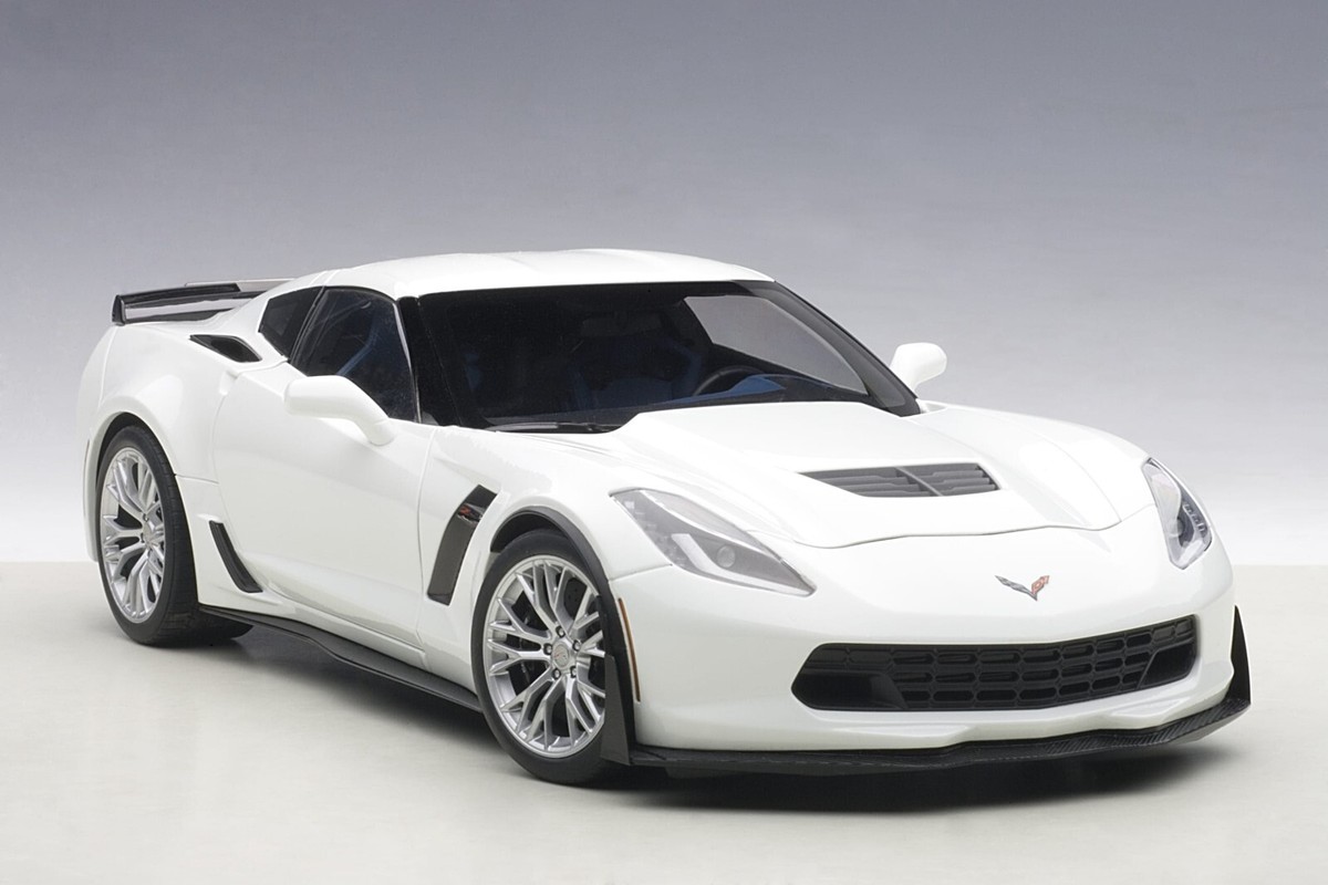 2016 CHEVROLET CORVETTE C7 Z06 COUPE ARTIC WHITE 1:18 AUTOart